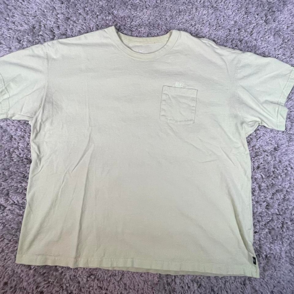 Nike Sportswear Premium Essentials Pocket T-Shirt Yellow/Green DB3249-383‎ XL